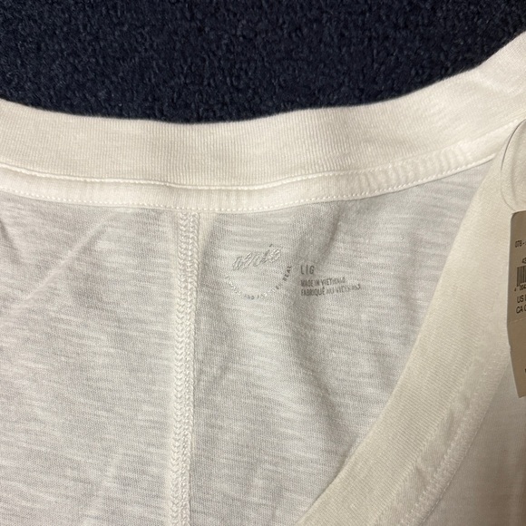 Aerie Everyday V-Neck Short Sleeve Top - White - Picture 2 of 3